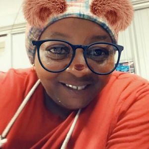 Meet your Posher, Loretta